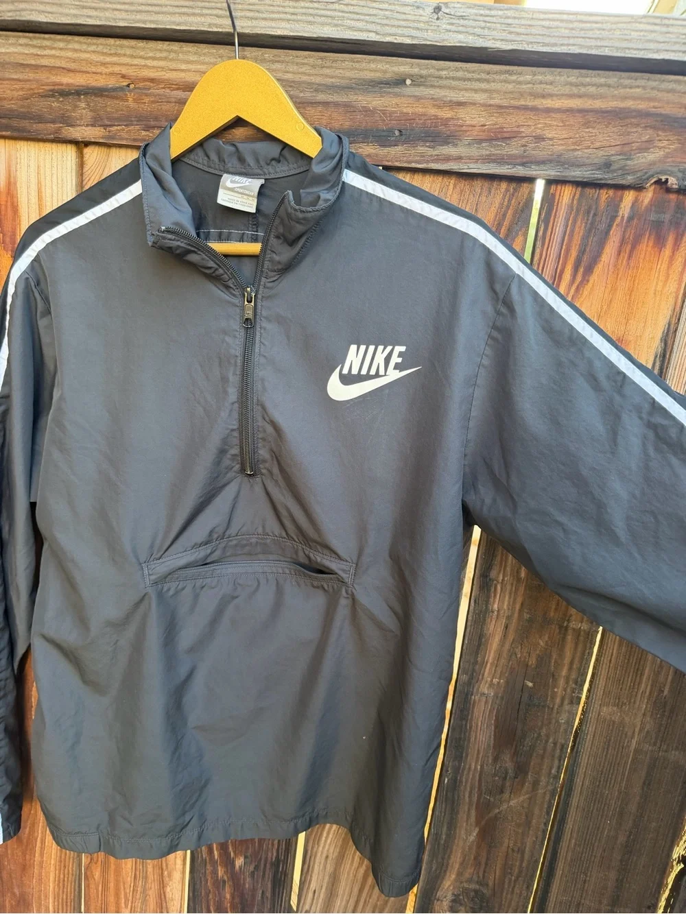 Nike Men's Black Pullover Windbreaker Jacket